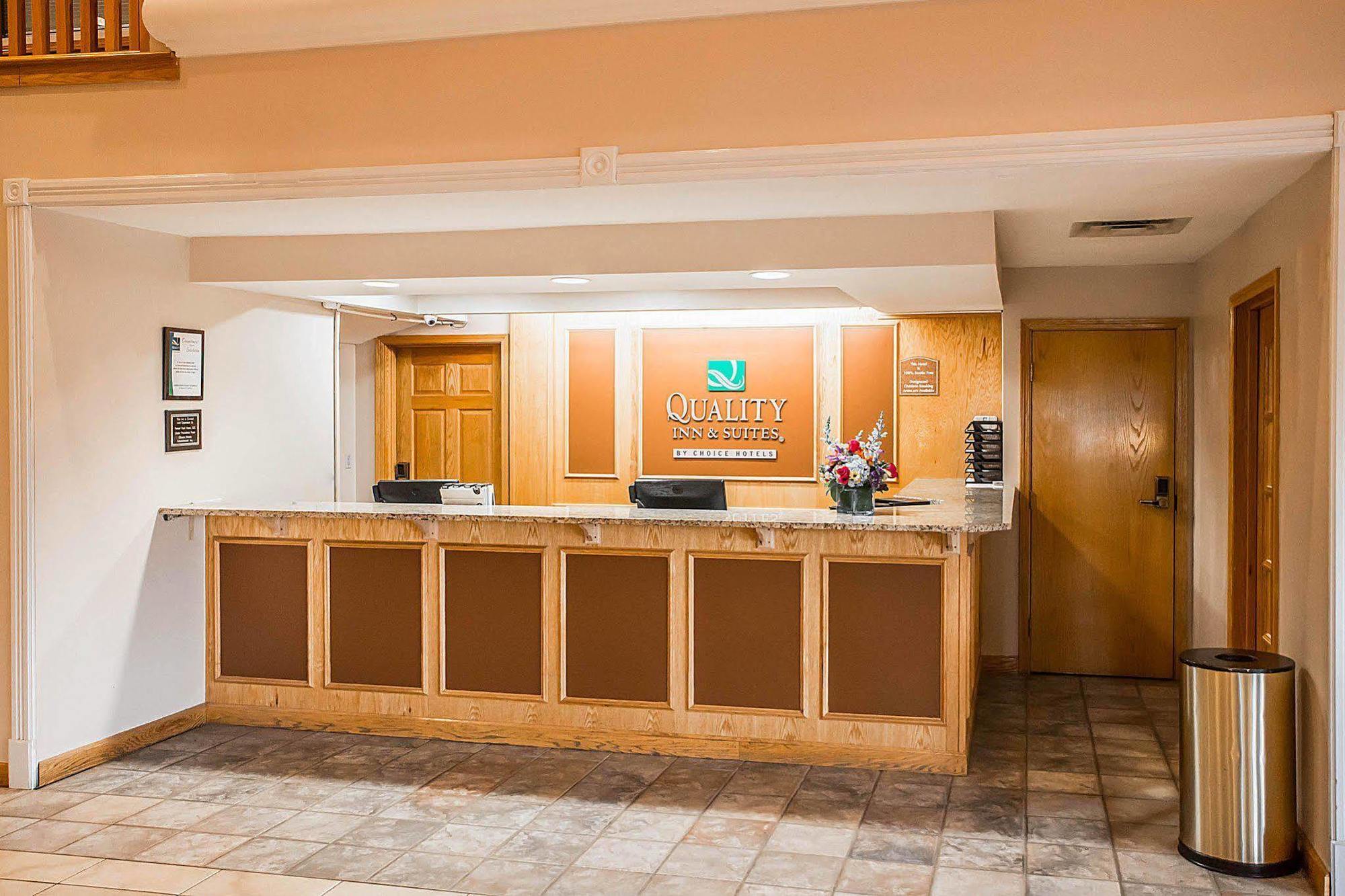 Quality Inn & Suites Cincinnati I-275 Springdale Ngoại thất bức ảnh